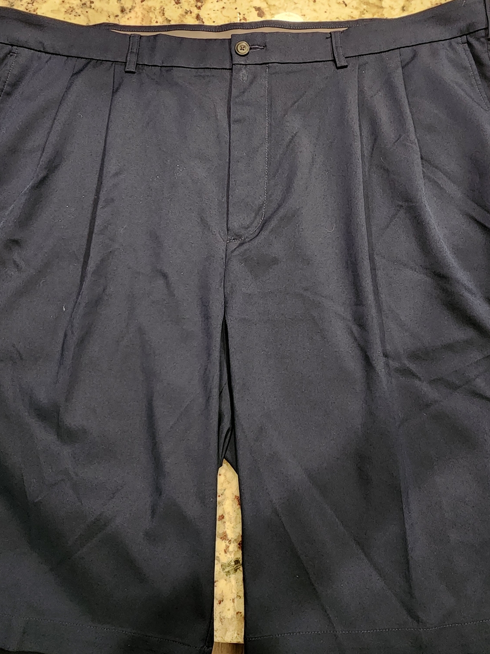 Roundtree & Yorke Men's Navy Blue Pleated Shorts Size 44T. Item 0421263MS